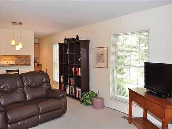 3rd image of 2604 Fenwick Ct