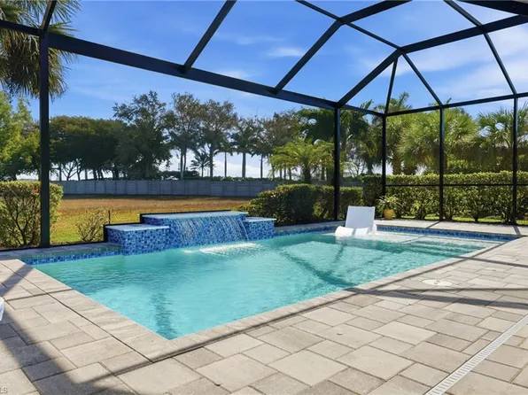 2718 Aviamar CIR, NAPLES, FL 34114