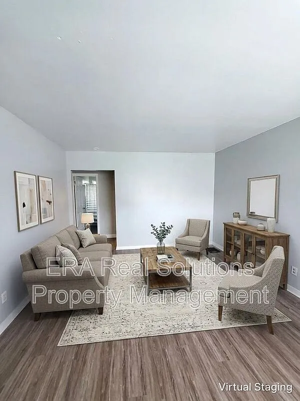2 bed, 1.0 bath, 901 sqft, $875 — Photo 2