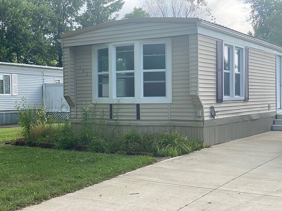 1st image of 161 Hickory Cir