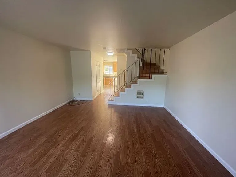 4560 Thornton Ave #15 — Photo 2