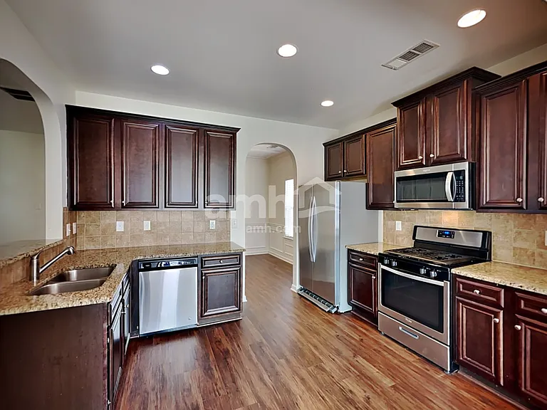 3389 Gardenside Walk — Photo 3