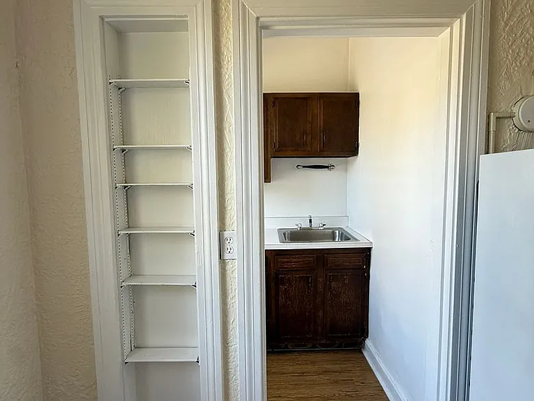 Bayard Manor Apartments — Photo 58