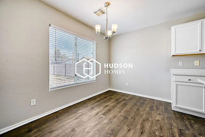 5638 S 10th Dr — Photo 12