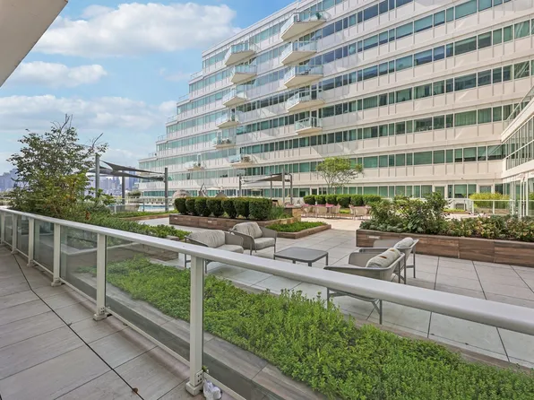 800 Avenue At Port Imperial image 1 of 28