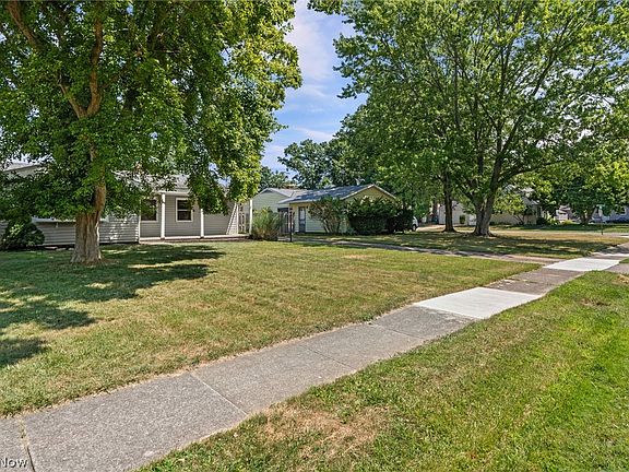 4th image of 23080 Mildred Ave
