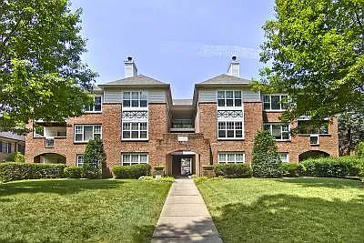 2424 Selwyn Ave — Photo 14