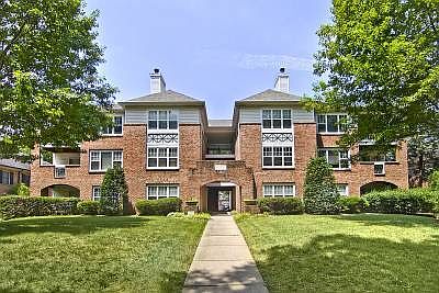 1st image of 2424 Selwyn Ave #11355283