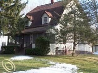 5497 Elizabeth Lake Rd, Waterford, MI 48327