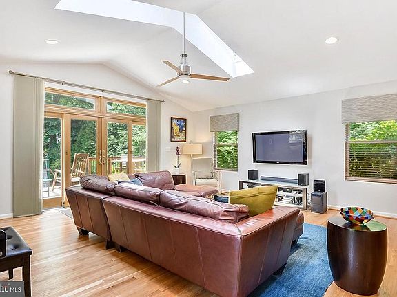 5th image of 11204 Orleans Way