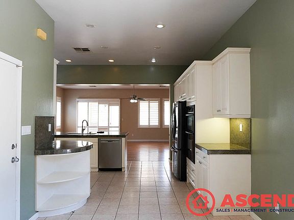4th image of 4808 Aviara Dr