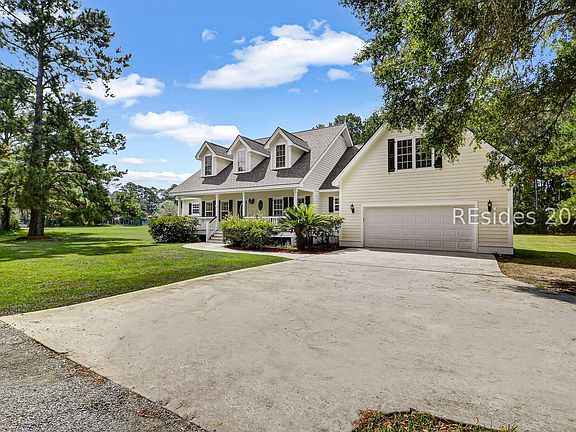 2nd image of 30 Grande Oaks Way