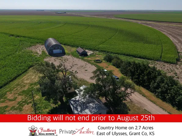 128 N Rd S, Ulysses, KS 67880