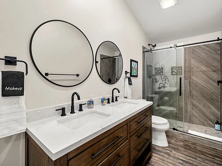 235 Royal Pines Dr — Photo 23