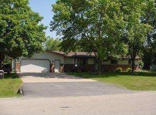 3116 Spring Valley Rd, Oshkosh, WI 54904