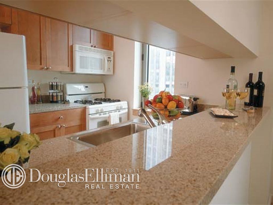 1st image of 35 W 33rd St APT 27B