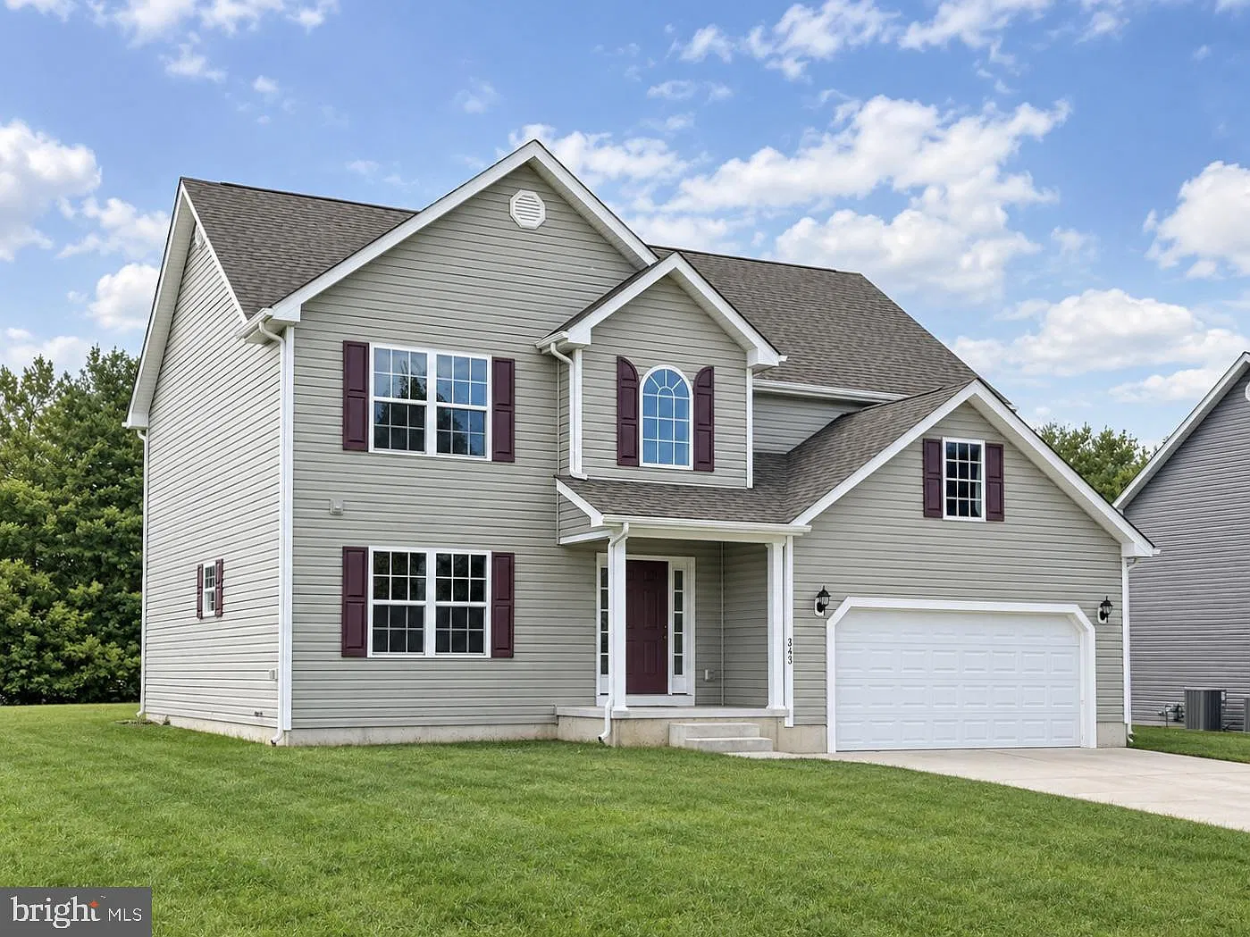 4 bed, 2.5 bath, 2369 sqft, $2,500 — Photo 1