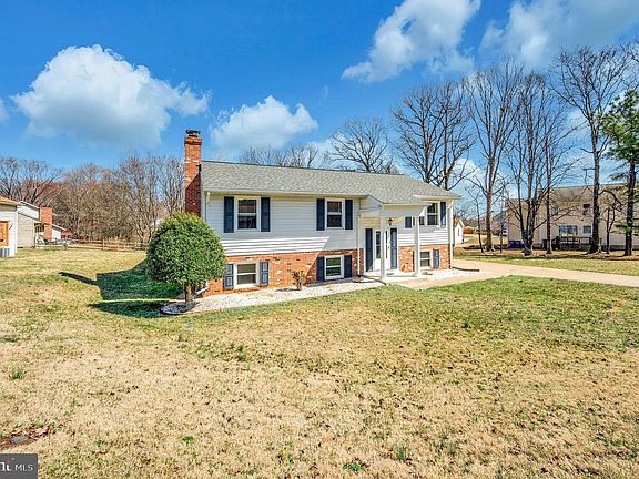 4th image of 713 Shamrock Dr