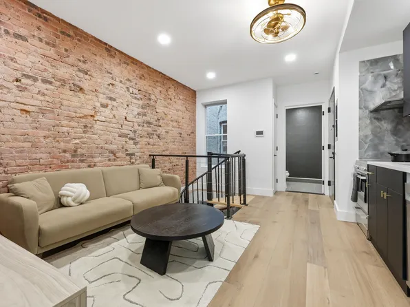 1851 Cornelia Street image 4 of 18