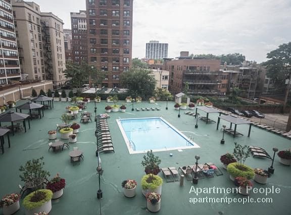 2nd image of 525 W Hawthorne Pl APT 505