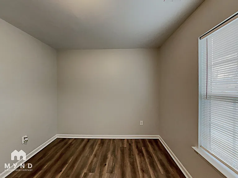 6409 Barrington Dr — Photo 11