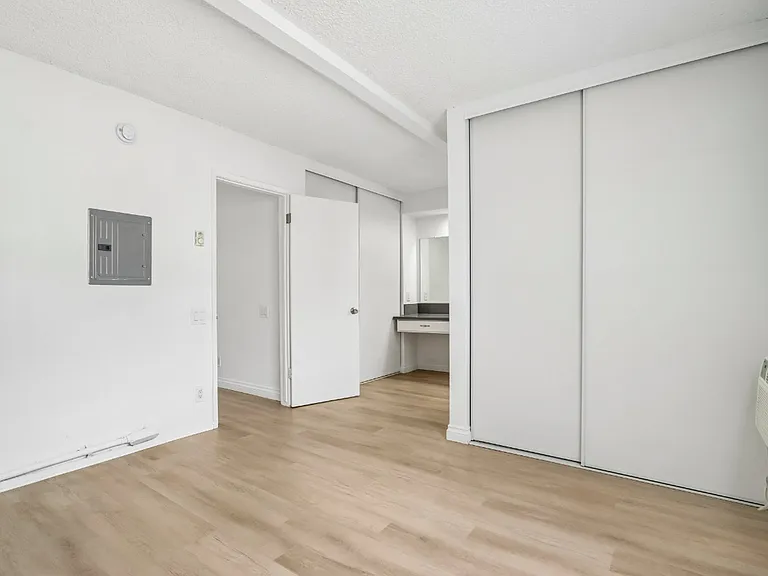 Sherman Garden Apts.. Gorgeous Newly Remodeled Apartments!! CALL NOW! — Photo 31