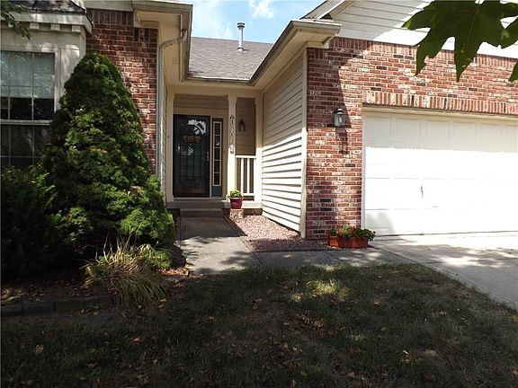 3rd image of 10436 Magenta Dr