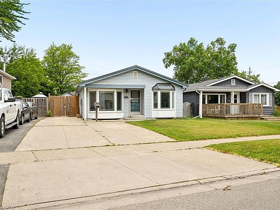 3rd image of 156 Traynor Ave