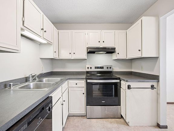 4th image of 919 Ridge Dr SE