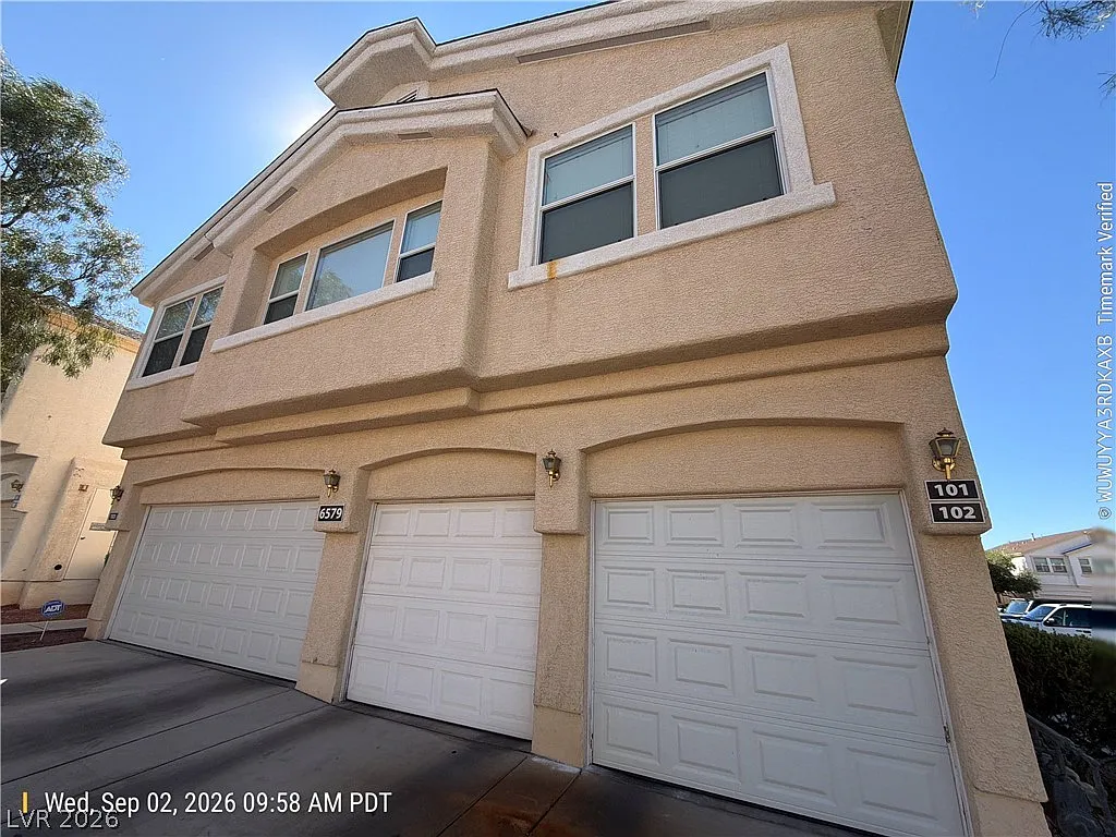 2 bed, 2.5 bath, 1170 sqft, $1,501 — Photo 2