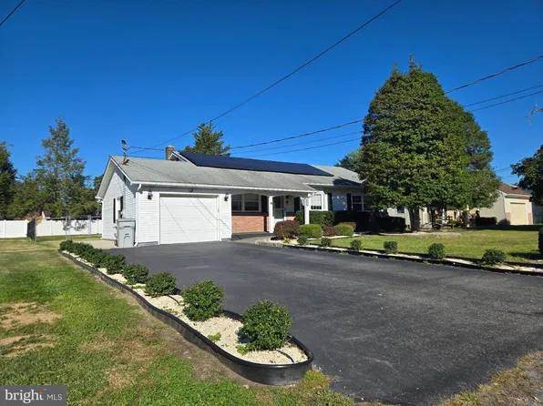 1192 Francine Dr, Vineland, NJ 08360