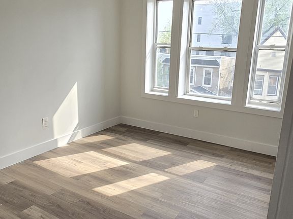 5th image of 232 Bidwell Ave #35