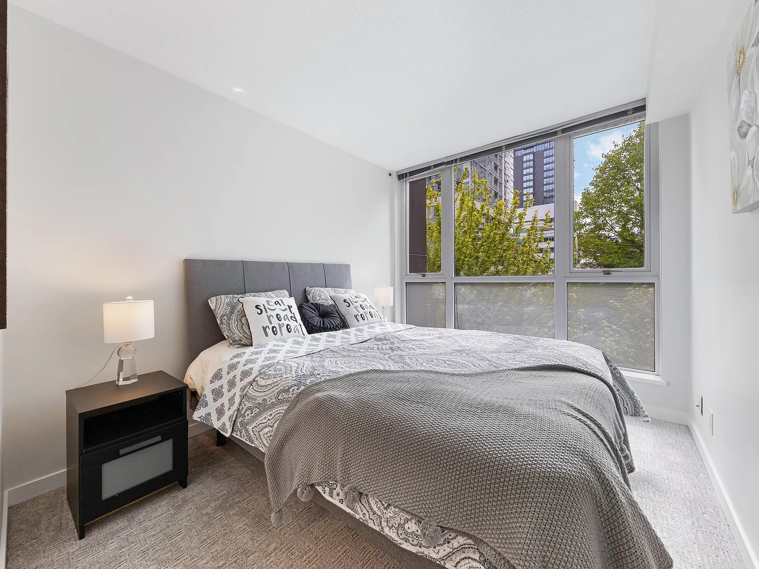233 Robson St — Photo 4