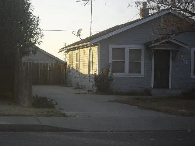 6961 N Cottage St photo 1