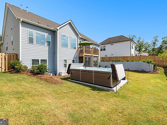 3rd image of 73 Oakhurst Trl