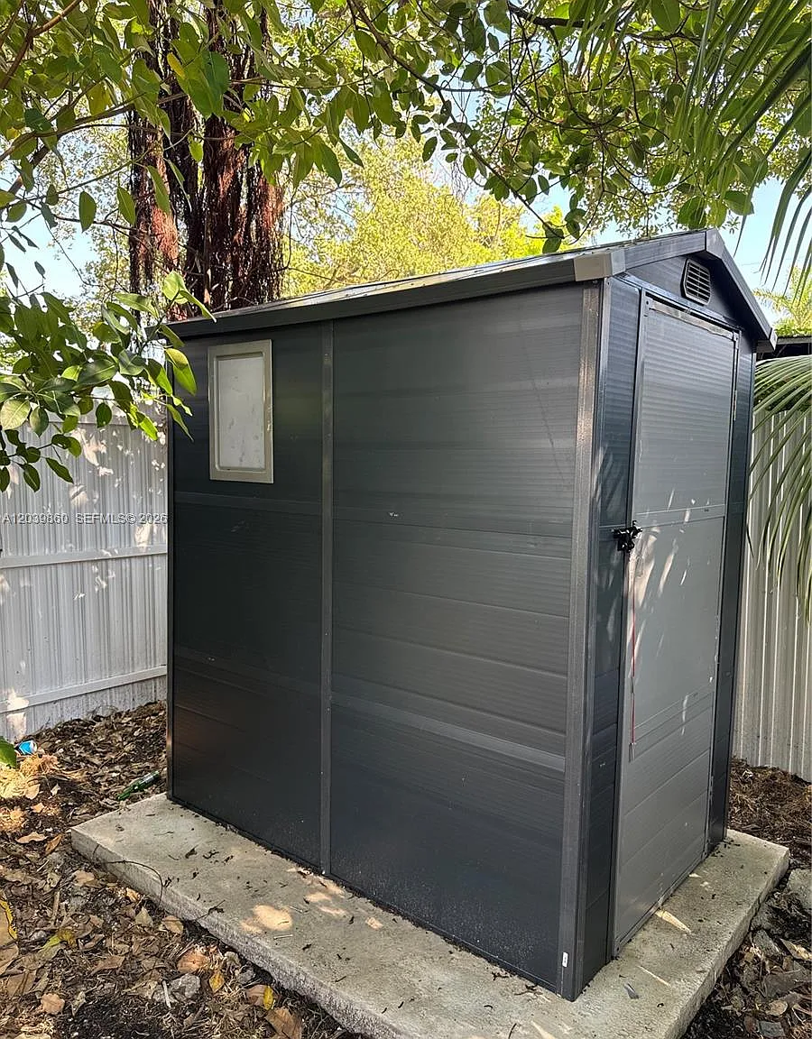 1 bed, 1.0 bath, $1,400 — Photo 4