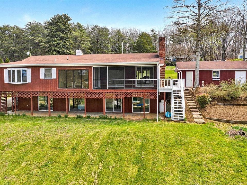 1st image of 136 Tracy Dr