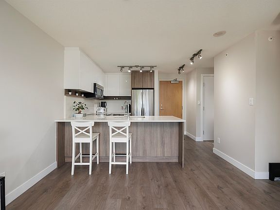 5th image of 958 Ridgeway Ave #1006