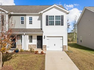 122 March Creek Dr, Fuquay Varina, NC 27526