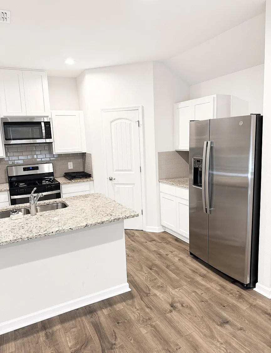 4 bed, 1874 sqft, $2,500 — Photo 4