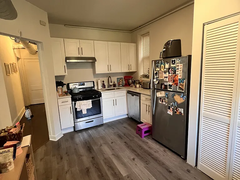 1254 W Addison St #1 — Photo 5