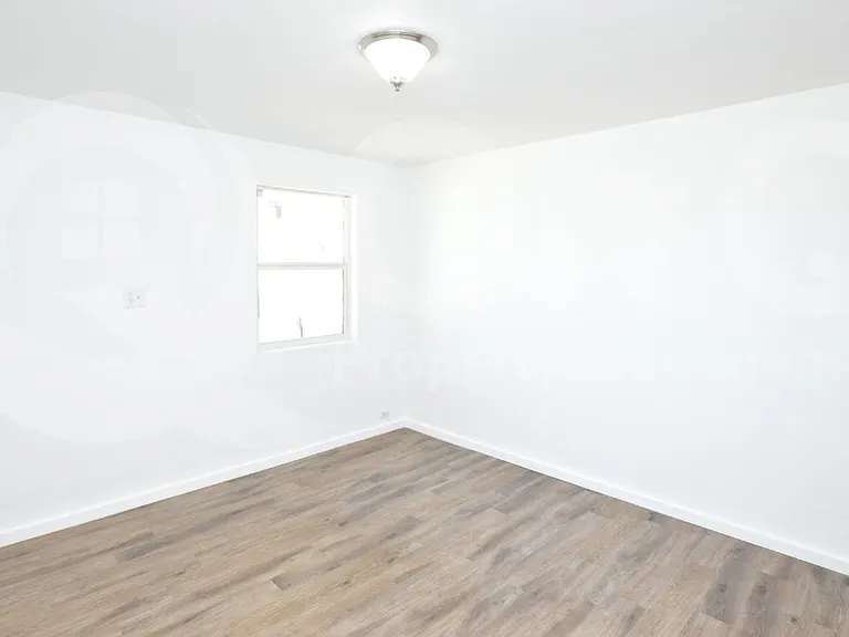 7040 NW Grand Ave #5 — Photo 10