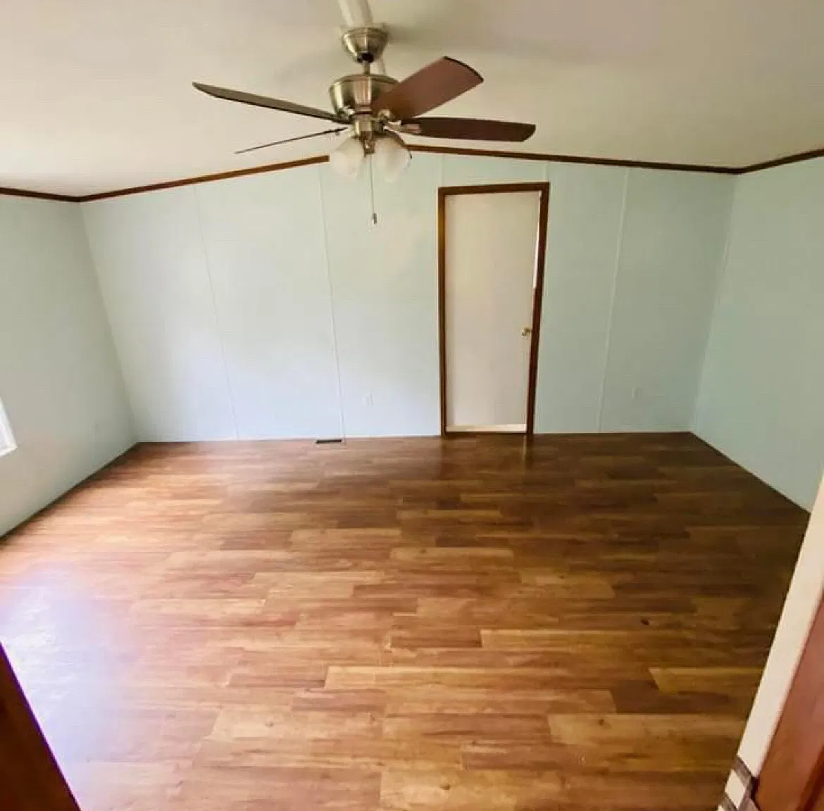 360 Carol Dr — Photo 2