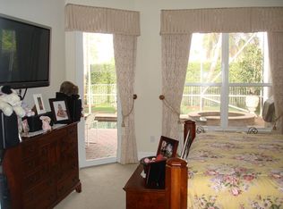 463 Pine Tree Ct, Atlantis, FL 33462