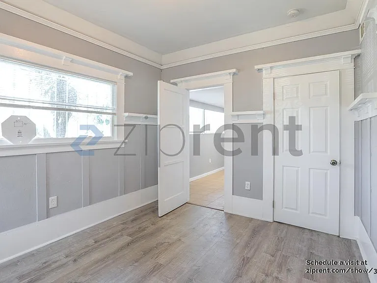 5001 S Budlong Ave — Photo 27