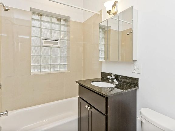 3rd image of 4805 N Wolcott Ave APT 3B