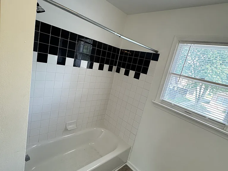 6076 Pennsylvania Dr — Photo 17