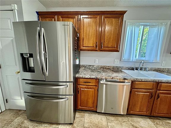 5th image of 55 Arlington Ave