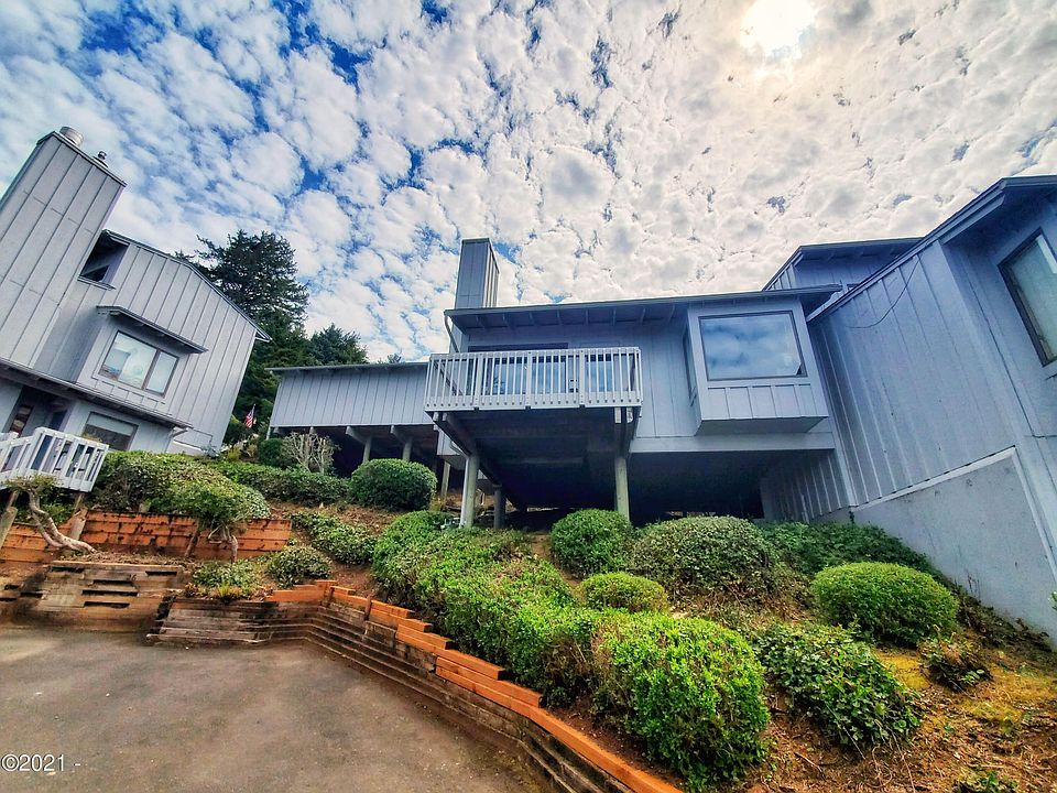 1st image of 22 Bluffs Ct