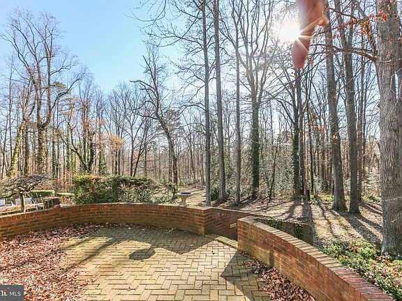 5th image of 4004 Longwood Dr